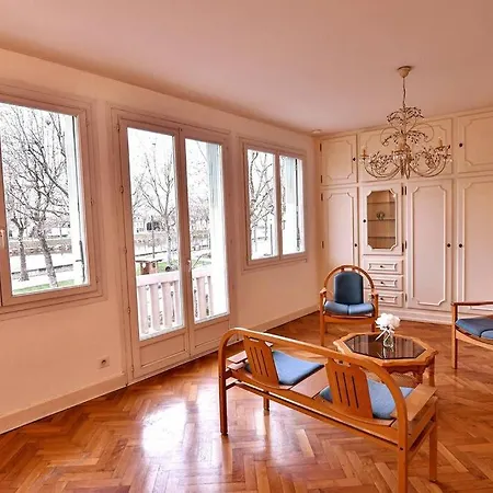 Apartment Loft 101 - Central, Terrasse Privee, Cachet De L'ancien Montlucon